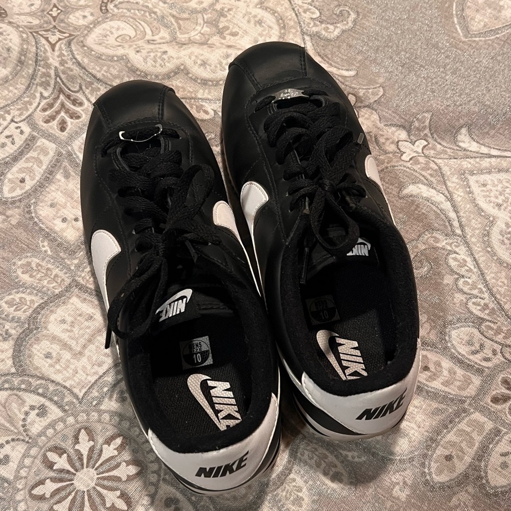 Nike Black and White Sneakers